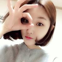 短发女生微信头像高冷