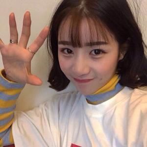 小清新女生短发头像