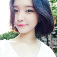 小清新女生短发头像