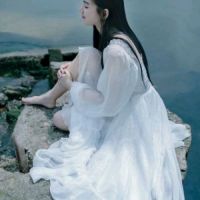 长裙女生头像
