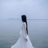 长裙女生头像