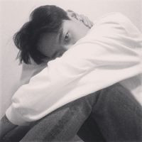 黑白高冷头像韩国男生头像
