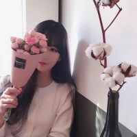 微信头像女捧花