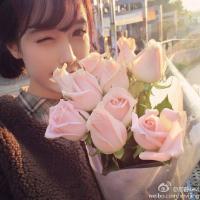 微信头像女捧花