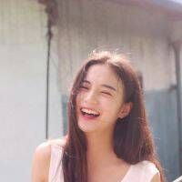 微笑的女生头像
