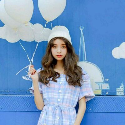 蓝色的女生头像