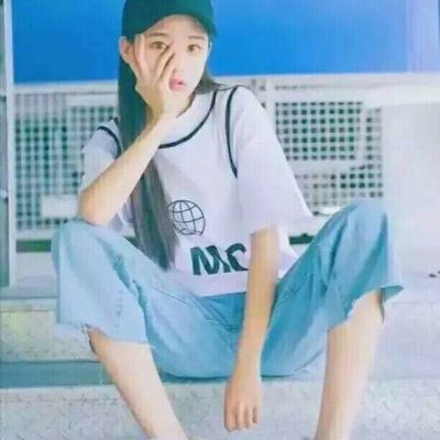蓝色的女生头像