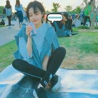 蓝色的女生头像