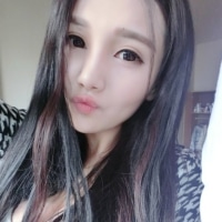 酷酷笑的女生头像