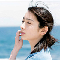 侧脸头像短发女生高冷