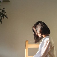 侧脸头像短发女生高冷