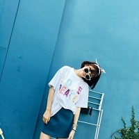 侧脸头像短发女生高冷