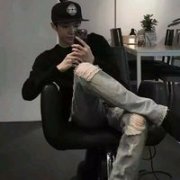男生头像玩手机 帅气男生玩手机头像