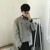 男生头像玩手机