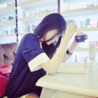 侧身女生头像酷酷的