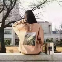 侧身女生头像酷酷的