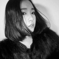 冷酷气质黑衣女生头像