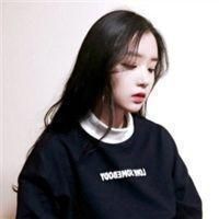 冷酷气质黑衣女生头像