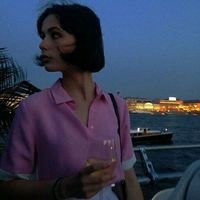 冷酷短发欧美头像女生头像