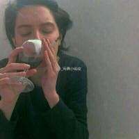 冷酷短发欧美头像女生头像