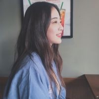 女生牛仔褂酷头像
