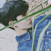 靠墙男生头像