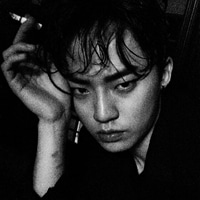 黑白抽烟头像男生头像