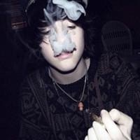 黑白抽烟头像男生头像