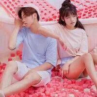 一张两个人的情侣头像