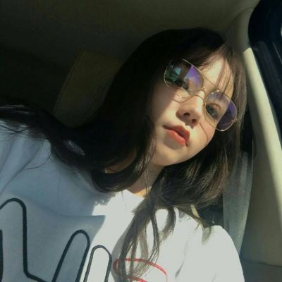 短发帅气冷酷女生头像
