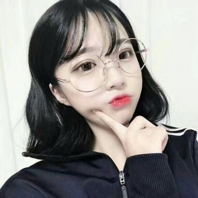 短发帅气冷酷女生头像