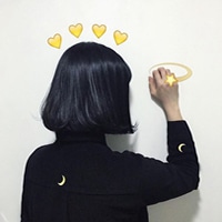 短发帅气冷酷女生头像
