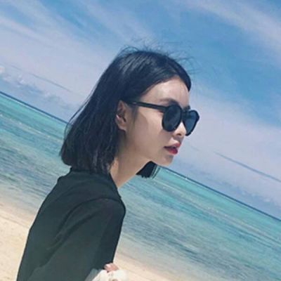 短发帅气冷酷女生头像