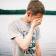 qq头像男生流泪头像 男生悲伤的头像