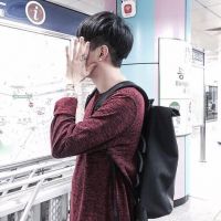 qq头像男生流泪头像