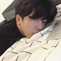 qq头像男生流泪头像