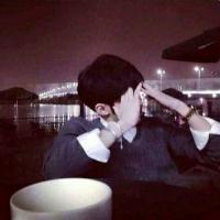 qq头像男生流泪头像