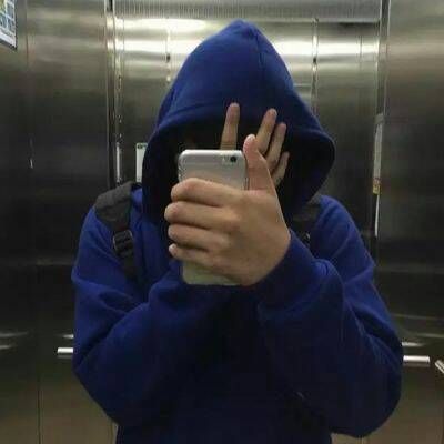qq头像男生流泪头像