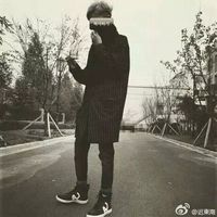 背书包的情侣头像