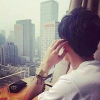 男生白衣头像动漫