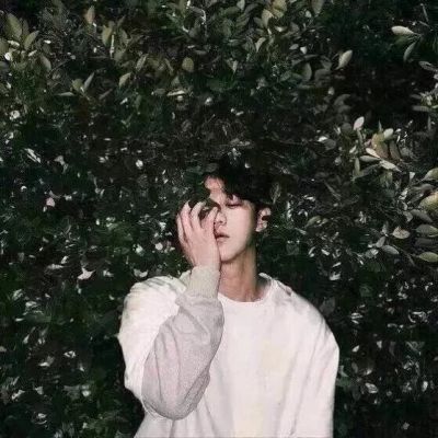 男生白衣头像动漫