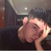 男生捂脸头像