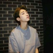 欧美仰头男生头像 qq头像欧美范男生