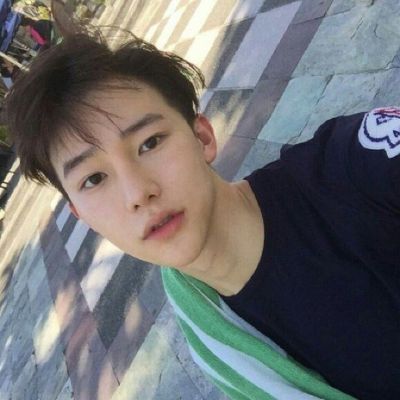欧美仰头男生头像