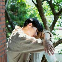 半边脸男生头像