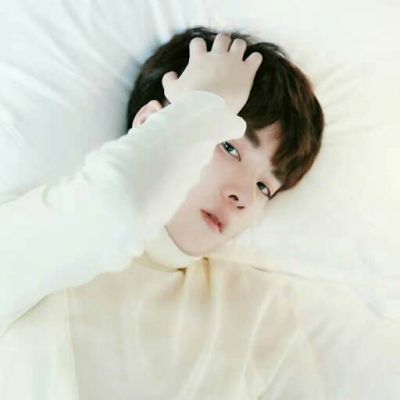 半边脸男生头像