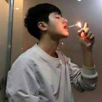 半边脸男生头像