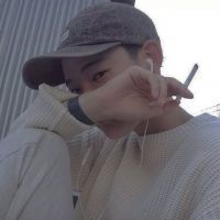 半边脸男生头像