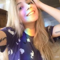 开怀大笑女生头像欧美
