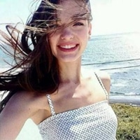 开怀大笑女生头像欧美